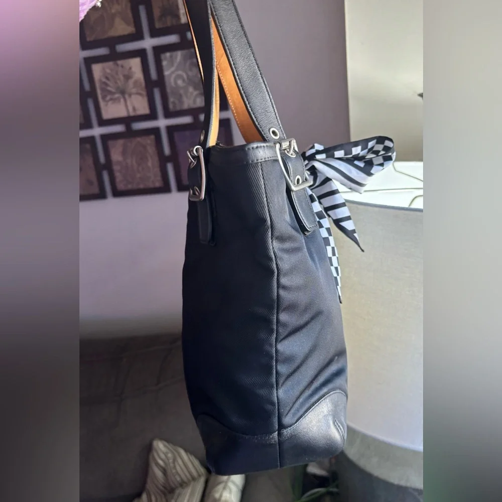 RARE🔥Authentic COACH 1941 (VINTAGE) leather/canvas zip top closure tote - Picture 8 of 11